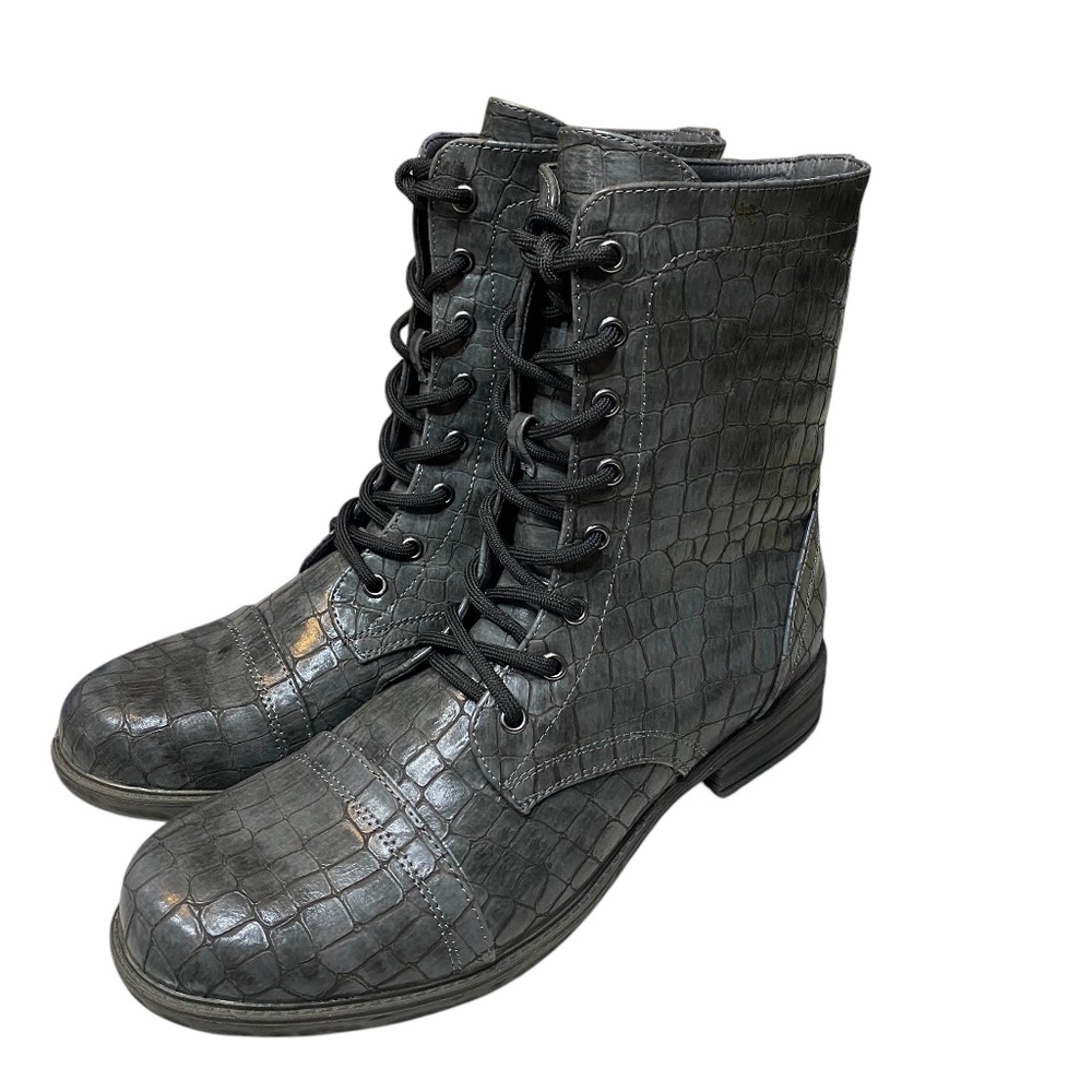 NWT Volatile Womens Faux Leather Combat Boots Underground Shoes Size 9 Utility